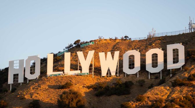 Celebrando 100 años famoso letrero de Hollywood se vuelve a pintar con Emerald<sup>®</sup> Rain Refresh™