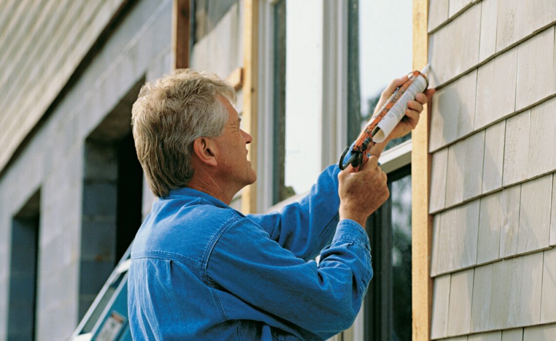 Pro painter caulking exterior resdiential project